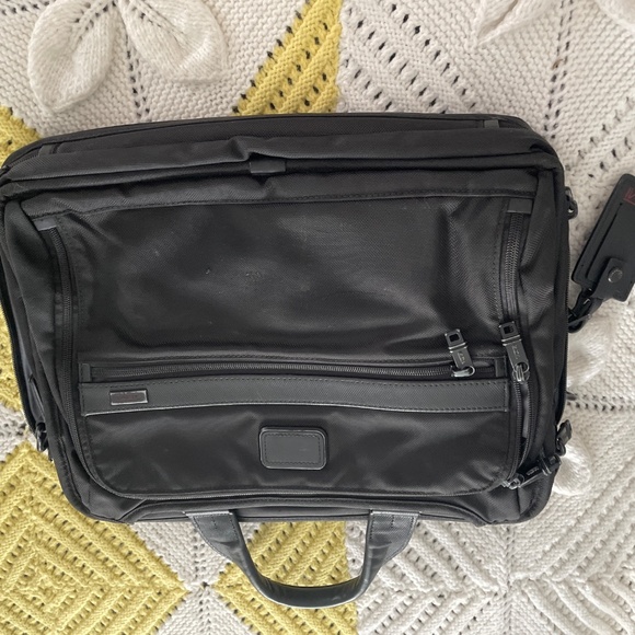 Tumi briefcase - Picture 2 of 9
